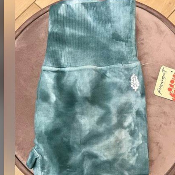 Good Karma leggings in BNWT Rare! They are S🩵Good!!! SO at Free People 💕🤸 - Picture 8 of 8